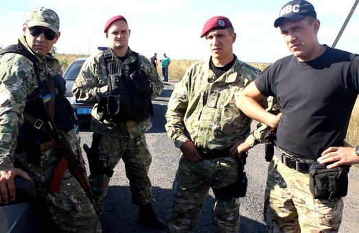 ЦК "Азов" зупинив рейдерське захоплення  приватної власності озброєними молодиками