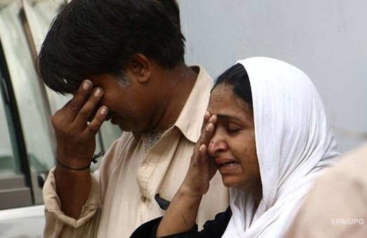 У Пакистані смертник підірвав 16 людей у мечеті