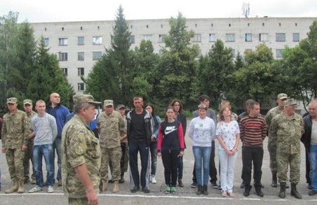 Ще 120 призовників з Харківщини відправилися на службу за контрактом