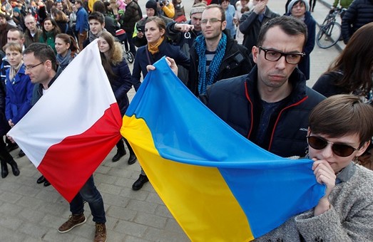 Понад 700 тисяч робітників виїхало з України в Польщу – Сергій Політучий