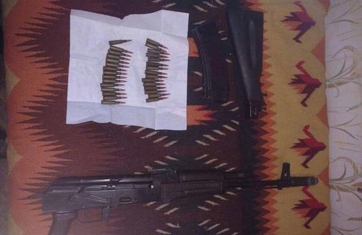 У Харкові затримано чоловіка, який закликав до створення «Новоросії» та зберігав вдома зброю