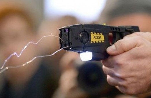 Українським поліціянтам дозволять частіше застосовувати зброю