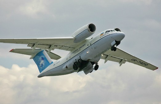 Літак Ан-74, який ХАЗ збирає для Казахстану, готовий на 80%