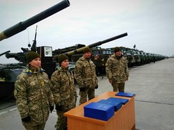 Петро Порошенко: «Україні зараз потрібна нова і потужна зброя, яка захистить її від агресора»