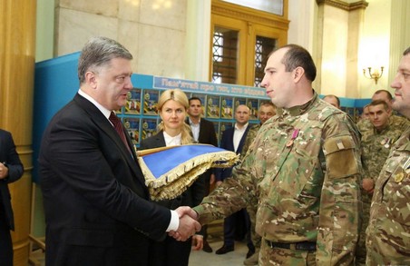 Державний Прапор, врятований у 2014 році, буде зберегатися на особливому місці в Харківській ОДА - Світлична