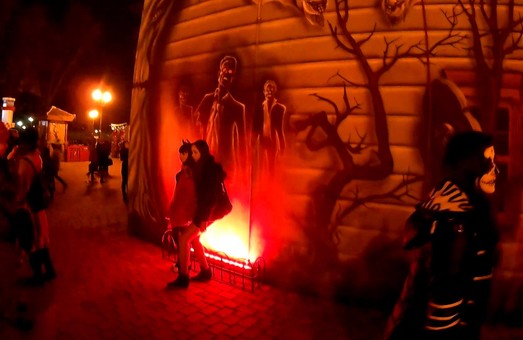 У парку Горького в Харкові вже святкують Хеллоуін: програма