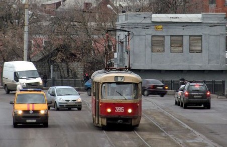 На Москалівській рух трамваїв перекритий ще на три дні