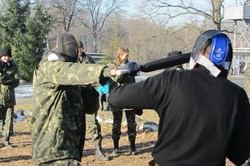Під час навчань на базі «Сокільники» студентам і військовим показали екзотичну зброю