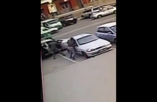 У Харкові скоєно напад на автомобіль фельд'єгерської служби (ВІДЕО)