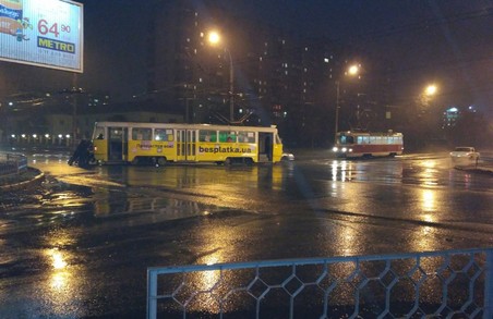 На вул. Морозова - НС з трамваєм