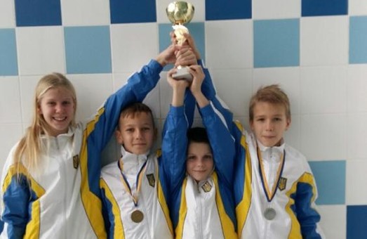 Харківська молодь завоювала дев’ять медалей на чемпіонаті України зі стрибків у воду