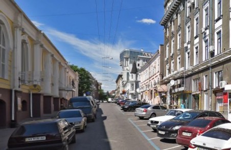 Одна з центральних вулиць закрита для автомобілістів майже на 6 місяців