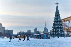 В Харкові продовжують прибирати сніг (ФОТОРЕПОРТАЖ)