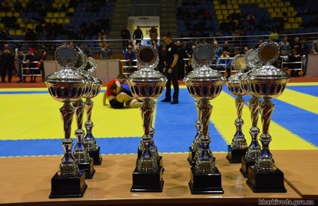 На чемпіонаті України з панкратіону харків’яни вибороли 11 золотих нагород
