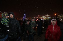 На найбільшій площі Європи відкрили головну ялинку Харкова/ Фоторепортаж