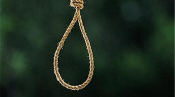 Молодий чоловік, намагаючись довести дівчині своє кохання, вирішив повіситися біля дверей її квартири