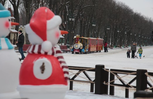 Харківський парк Горького готується до новорічних свят: фоторепортаж