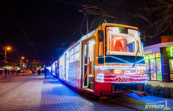 Одеситів "захопили" блискучі святкові трамваї/ ФОТОРЕПОРТАЖ
