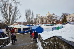 Біля Покровського монастиря проходить православний ярмарок/ Фоторепортаж