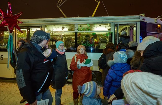 Різдвяний трамвай проїхався Харковом/ Фоторепортаж, Відео