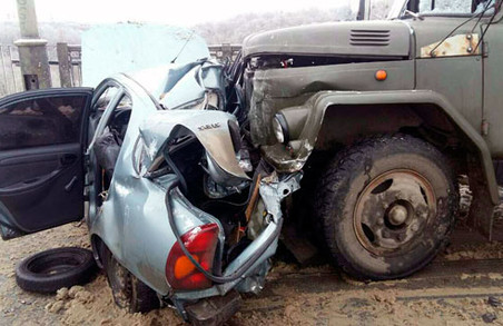 Поліція підтвердила загибель двух людей в ДТП на Дерев’янка/ Фото