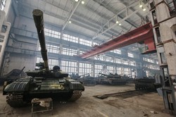 Харківський бронетанковий завод привітав Тетяну Чорновіл/ Фоторепортаж