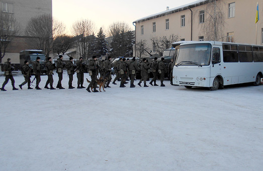 На Слобожанщині евакуювали криміналітет під час нападу терористів/ Фоторепортаж