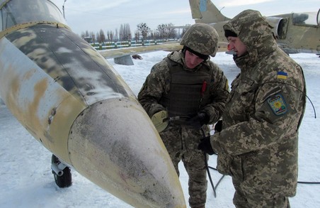 Харківські авіатори проходять військове стажування/ Фото