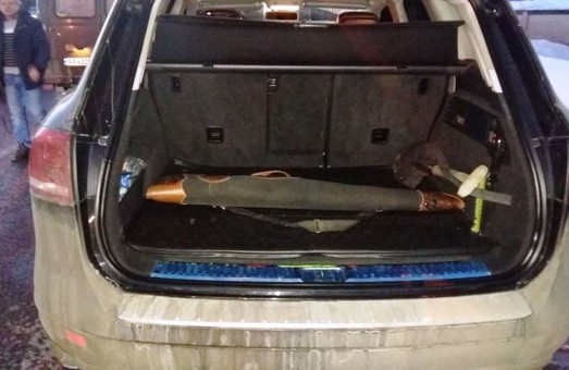 У Пісочині затримано автомобіль зі зброєю/ Фото
