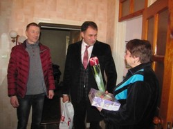 Харківська «Солідарність» зі святом весни привітала вдів і матерів загиблих учасників АТО