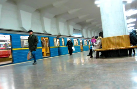 У Харкові другий день домовляються про гроші на метро до Одеської