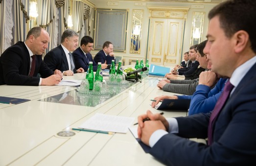 Про що говорив Президент України з лідерами парламентських фракцій: усі подробиці