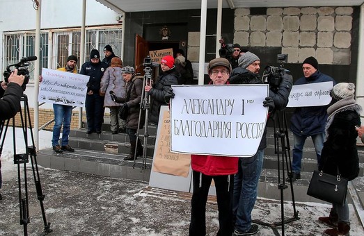 Міськрада оскаржить рішення суду щодо бліц-конкурсу на пам'ятник на площі Свободи. Активісти проти