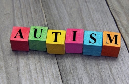 Дискримінація та відсутність інклюзивної освіти – актуальні проблеми для аутичних дітей