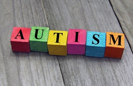 Дискримінація та відсутність інклюзивної освіти – актуальні проблеми для аутичних дітей
