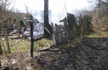 У садовому товаристві ледь не погоріли дачі