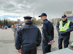 Поліцейські провели на площі Свободи флешмоб/ Фоторепортаж