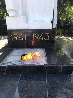 Вандали у Харкові  розгромили братську могилу, де упокоєні 610 визволителів Харкова і могилу маршала Бажанова