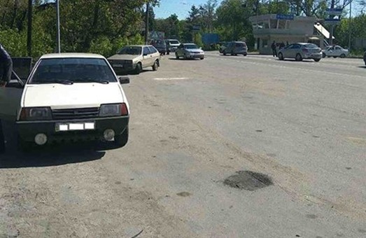Поліцейські виявили автомобіль з підробленим номером кузова/ Фото