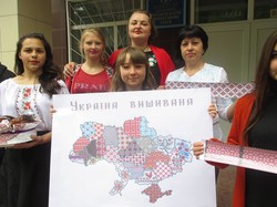 Харківська «Солідарність» провела до Дня вишиванки флешмоб