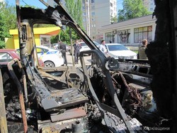 На Ахсарова спалено три автівки/ Фото, Відео