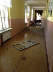 Батальон «Харків» евакуював лікарню, підпалену бойовиками в Красногорівці/ Фото