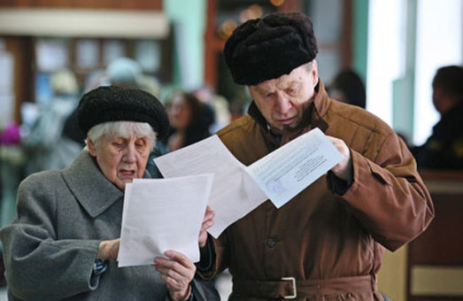 Мінсоцполітики пропонує більше збирати податків для забезпечення пенсіонерів