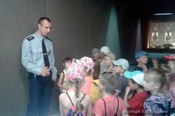 Поліцейські привітали дітей у реабілітаційних центрах і будинках-інтернатах/ Фото
