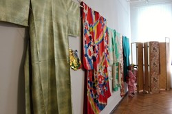 Вбрання як мистецтво: в Харкові відкрилася унікальна виставка японських кімоно