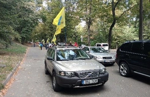 Поліція не пов'язує масові обшуки у Харкові з візитом президентів/ Відео