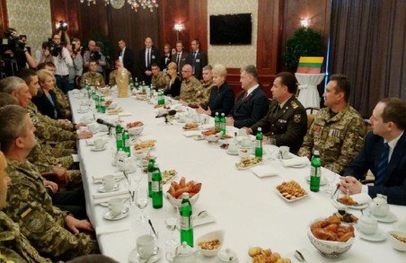 Президенти зустрілися з воїнами АТО