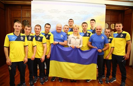 Світлична побажала українським боксерам витримки, терпіння і перемоги