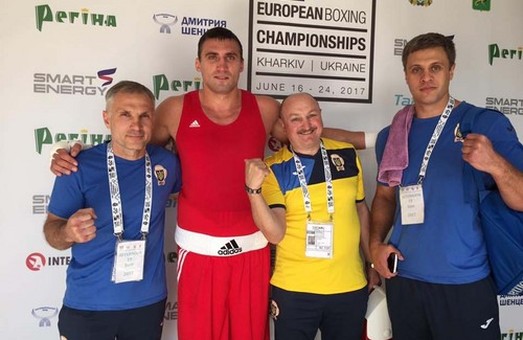 Чемпіонат Європи з боксу: четверо українців вийшли до чвертьфіналу