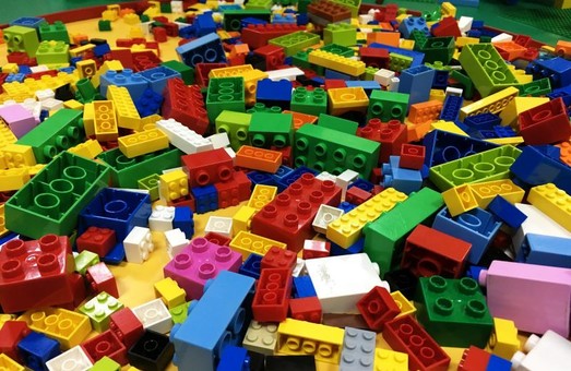 Методики LEGO інтегрують у початкову школу